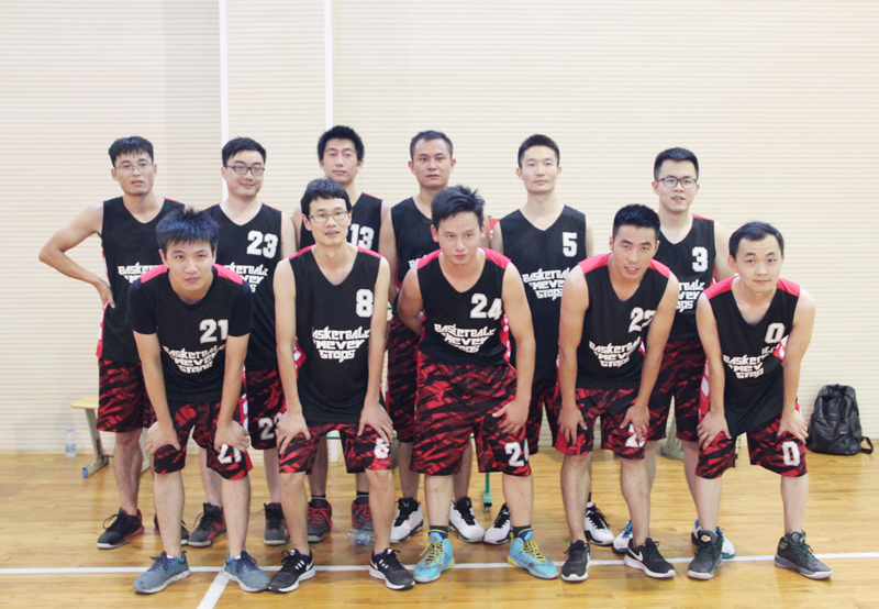 新站高新区职工篮球比赛进行中 乐天堂fun88集团健儿再战告捷