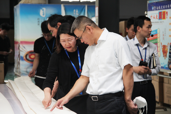 热烈欢迎海螺集团领导莅临乐天堂fun88集团参观指导