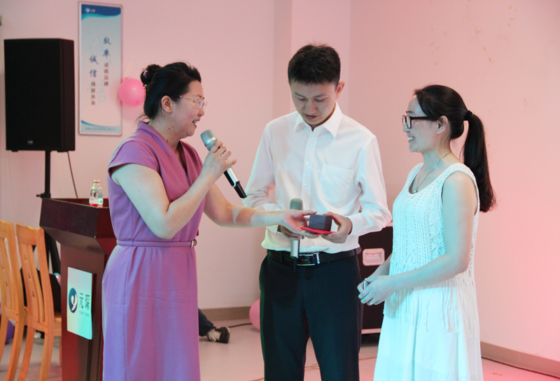 贺乐天堂fun88集团新人喜结连理 赞乐天堂fun88集团家庭爱意浓浓