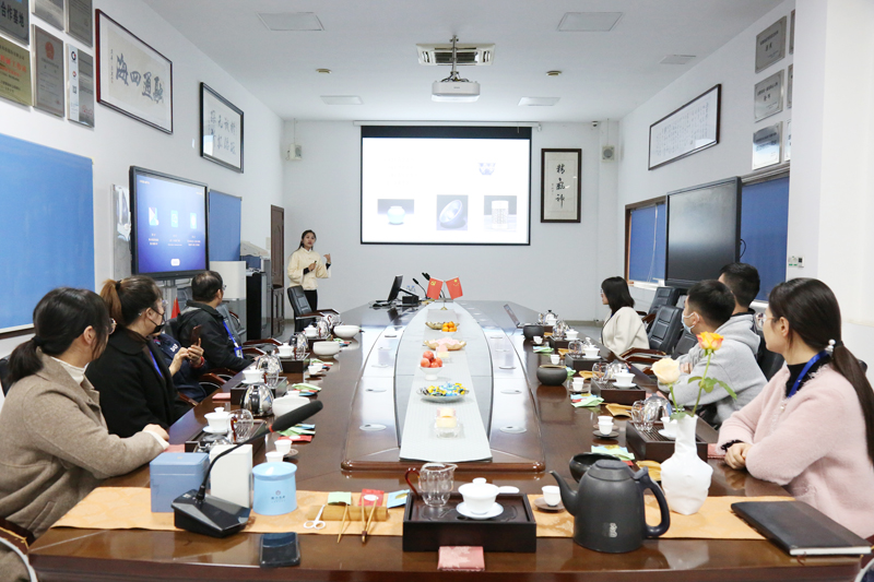 品茶韵  悟新思   乐天堂fun88集团开展茶艺培训活动